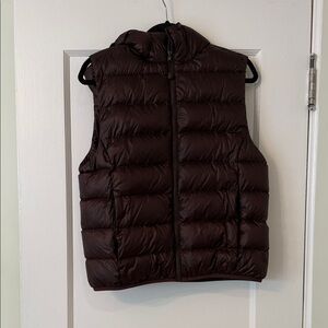 Aritzia TNA Little Puff Vest